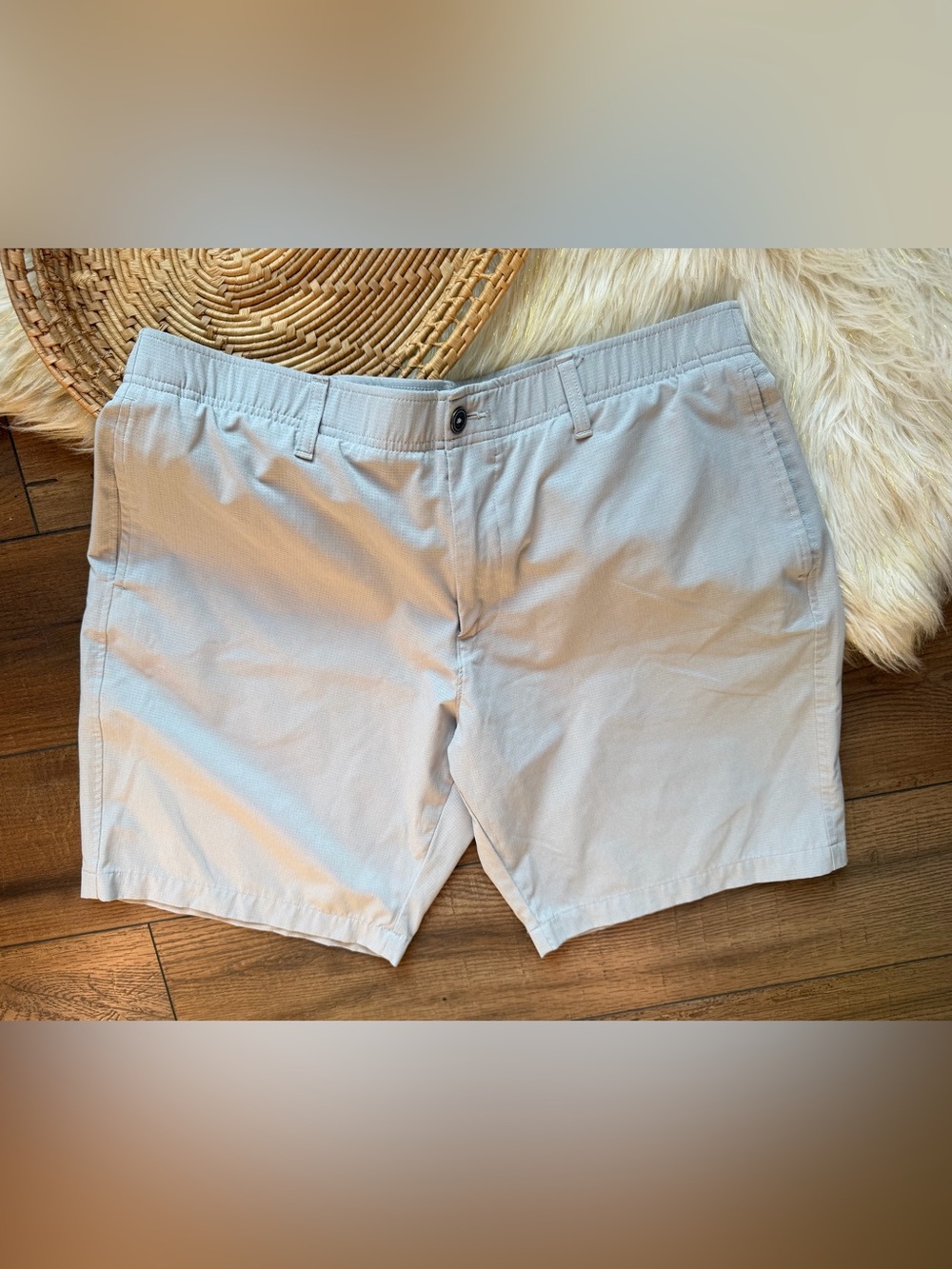 Under Armour Grey Golf Chino Performance Casual Shorts Size 40